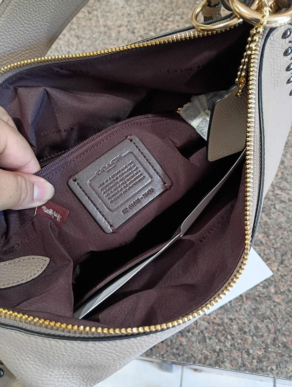 NWT Coach Sutton Hobo Scallop Rivets